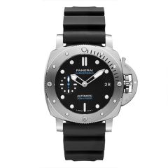 Submersible - 42mm Automatic, self-winding P.900 calibre Black